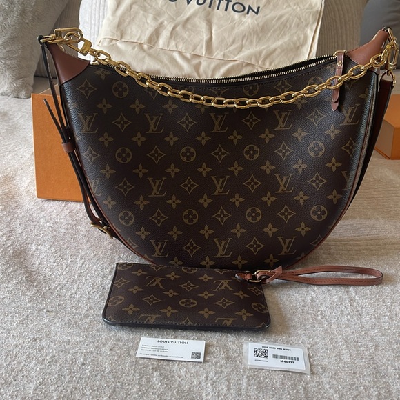 Louis Vuitton Loop Hobo - Picture 3 of 11